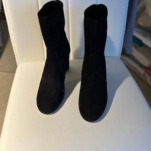 STUART WEITZMAN black suede booties size 9,5 worn only once